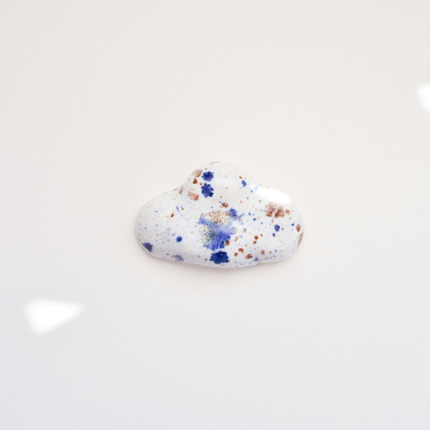 Ceramic wall hanging ~ Cloud (Speckle)