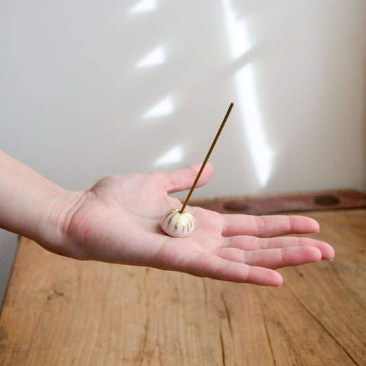 Incense bead ~ Gold Lustre Stripes on porcelain