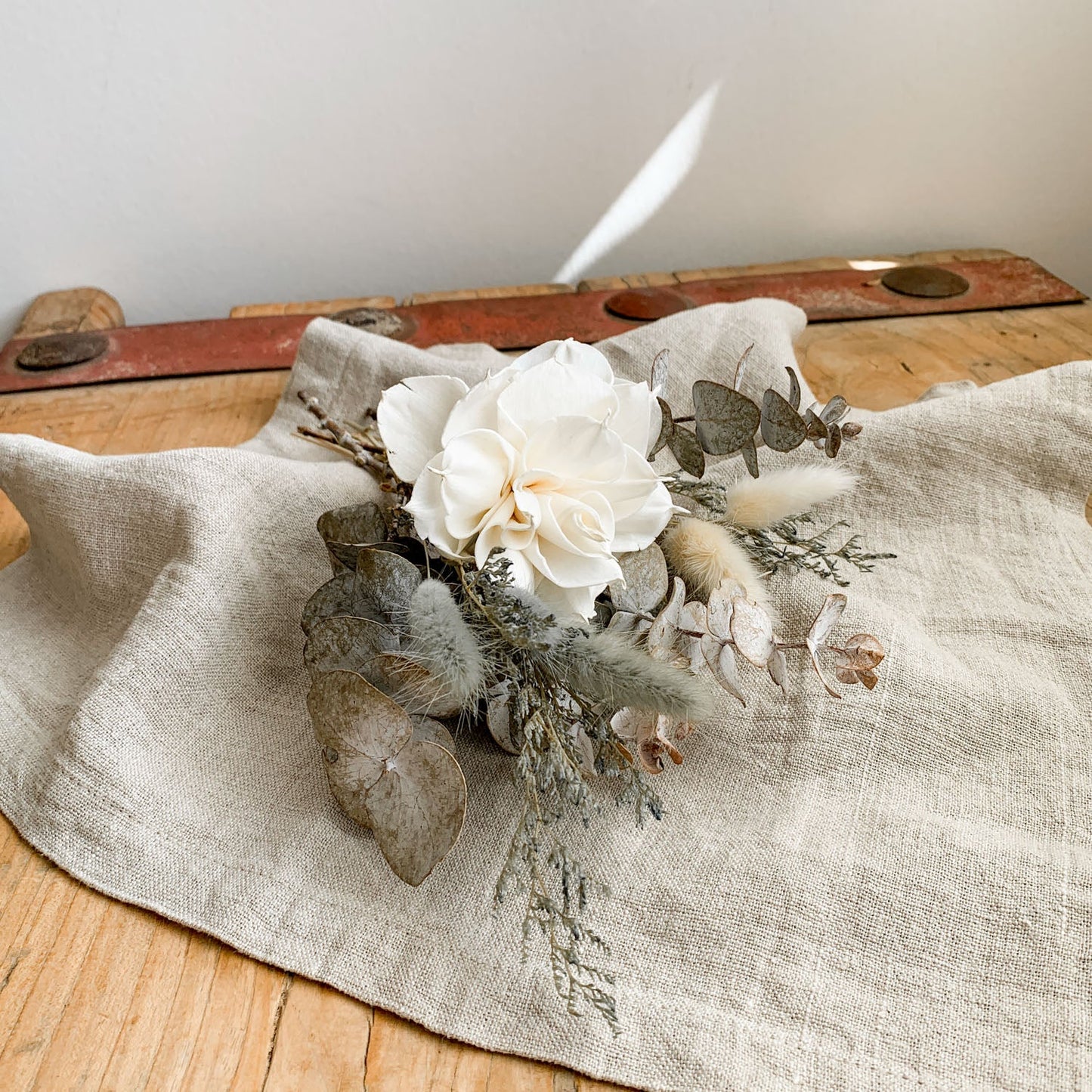 Dried posy ~ Dahlia sola wood flower