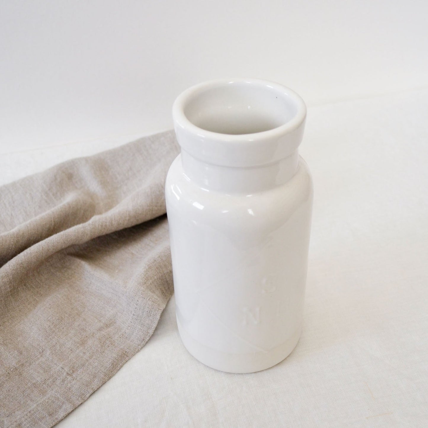 Large bottle jar ~ Classic White {disc}