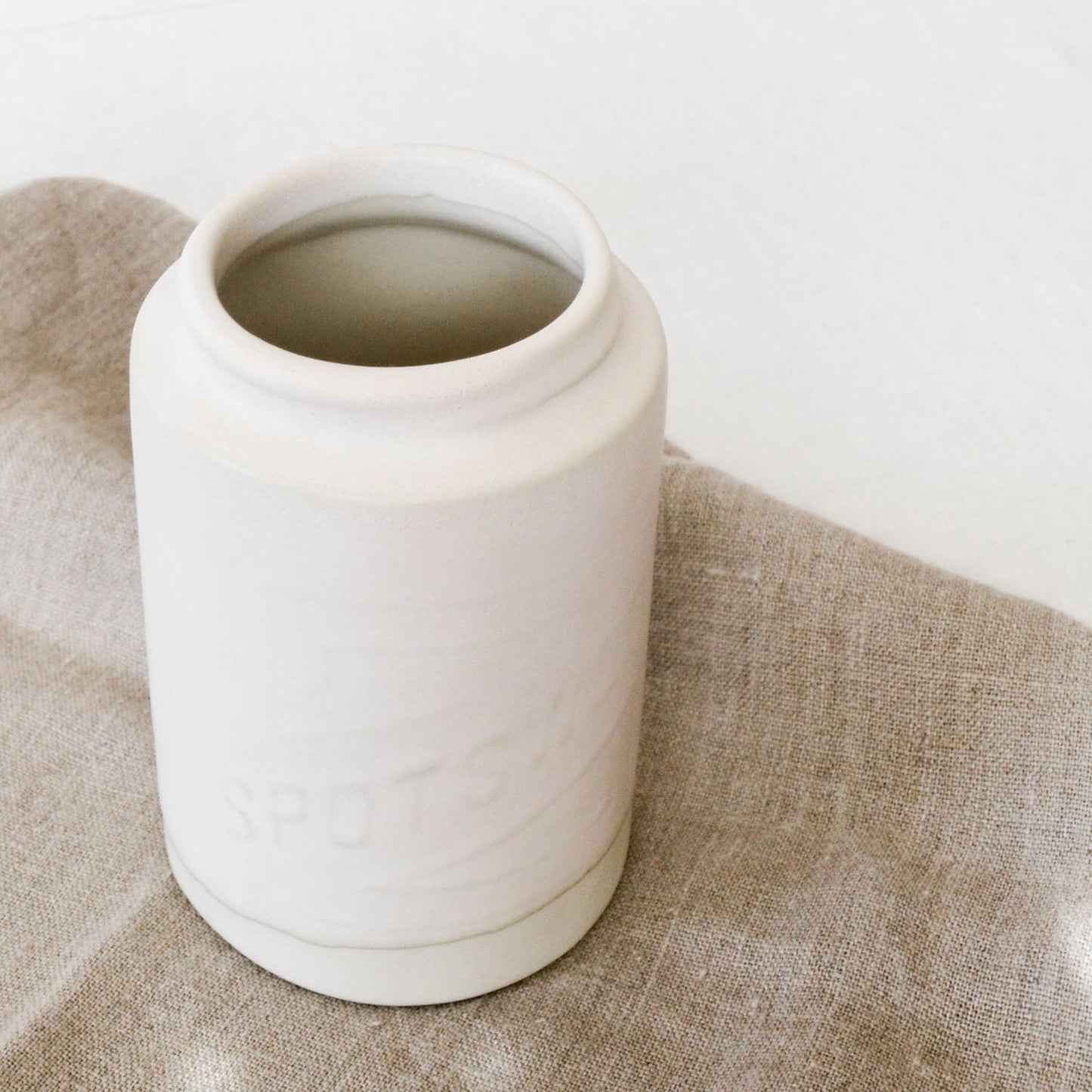 Spotswood jar ~ Matte White