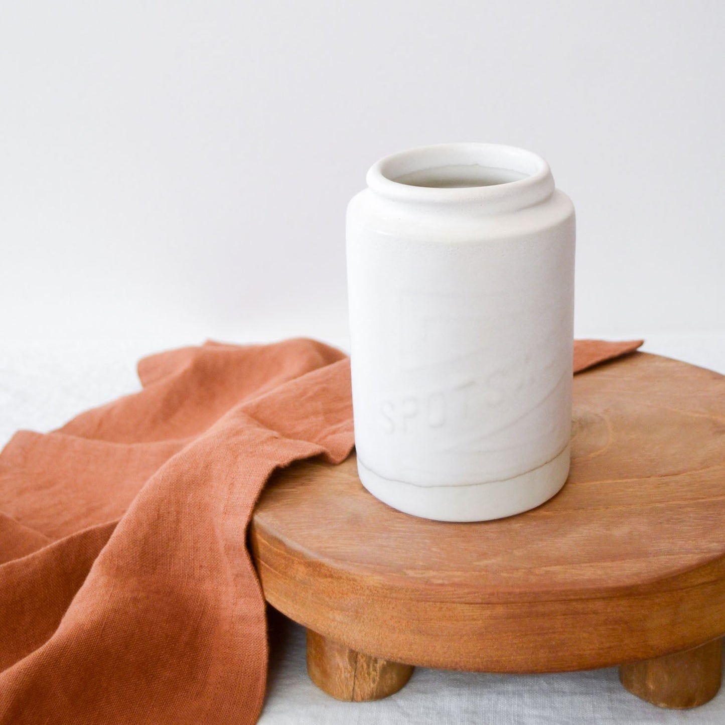 Spotswood jar ~ Matte White